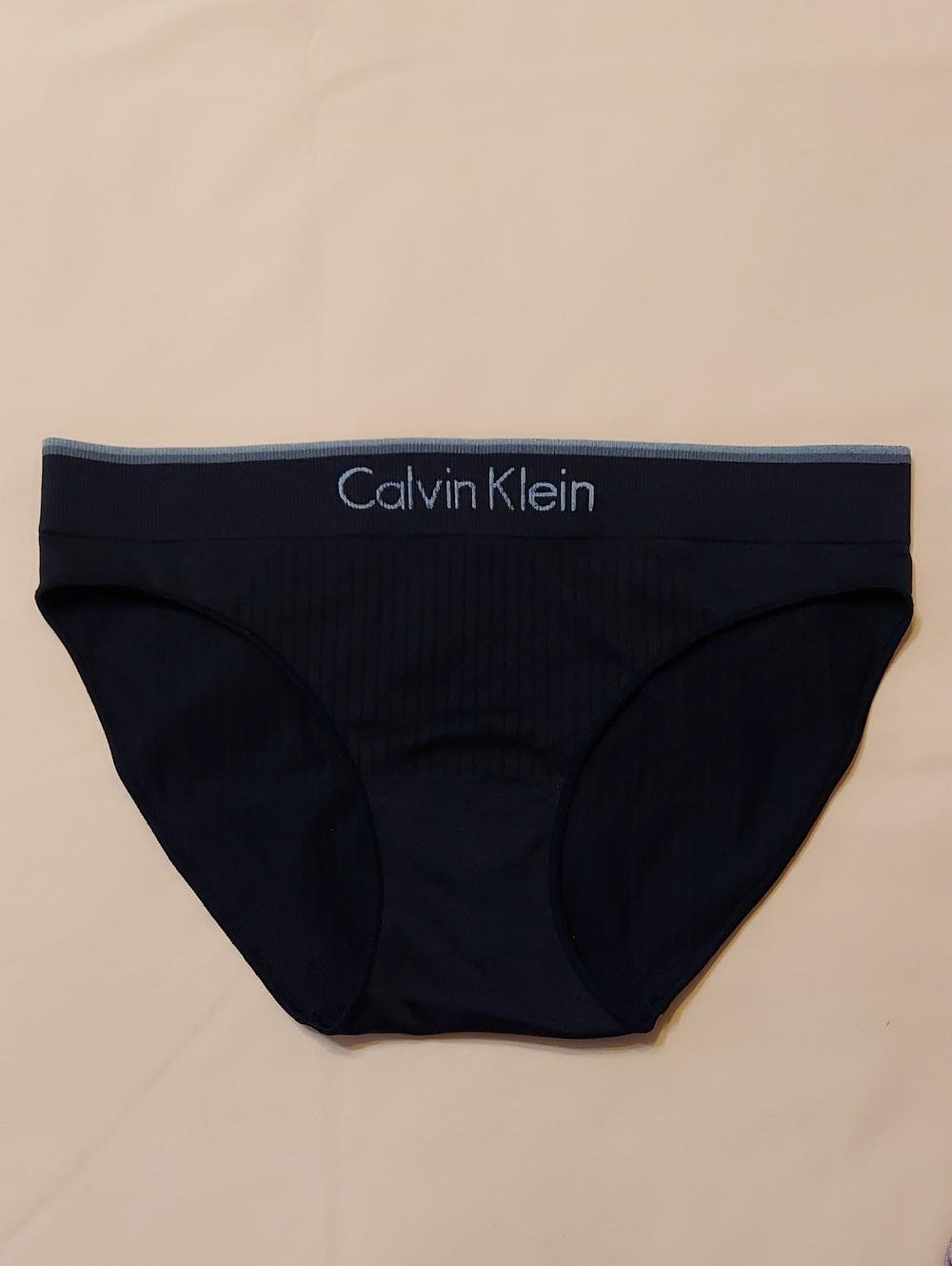 Calvin Klein Burgundy & Black Hipster Underwear Bundle - Picture 5 of 7